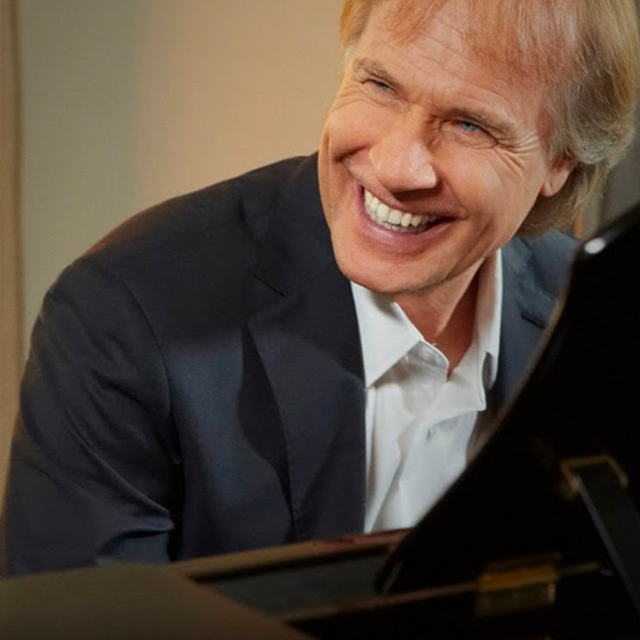 里維埃海灣（Au Bord De La Riviere）