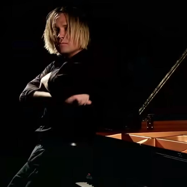 加勒比海盜（炫技演奏版）-結尾坐在琴鍵上-he is a pirate