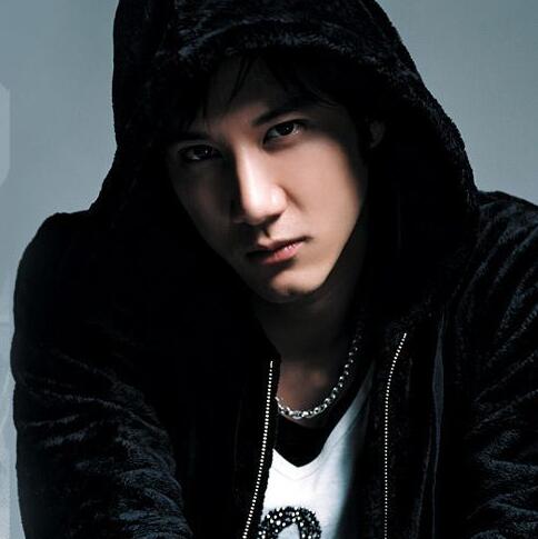 一首簡單的歌（F調彈唱版，選自王力宏2004年專輯《心中的日月》）