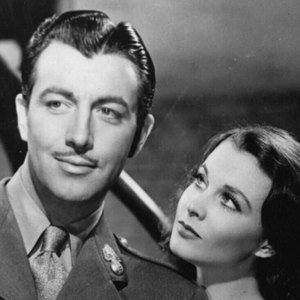 Auld Lang Syne（魂斷藍橋主題曲，友誼地久天長）